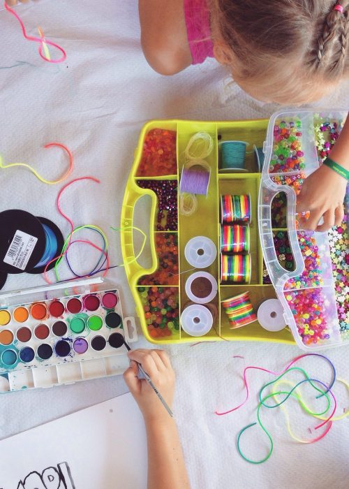 play-with-the-imagination_t20_pl2v41